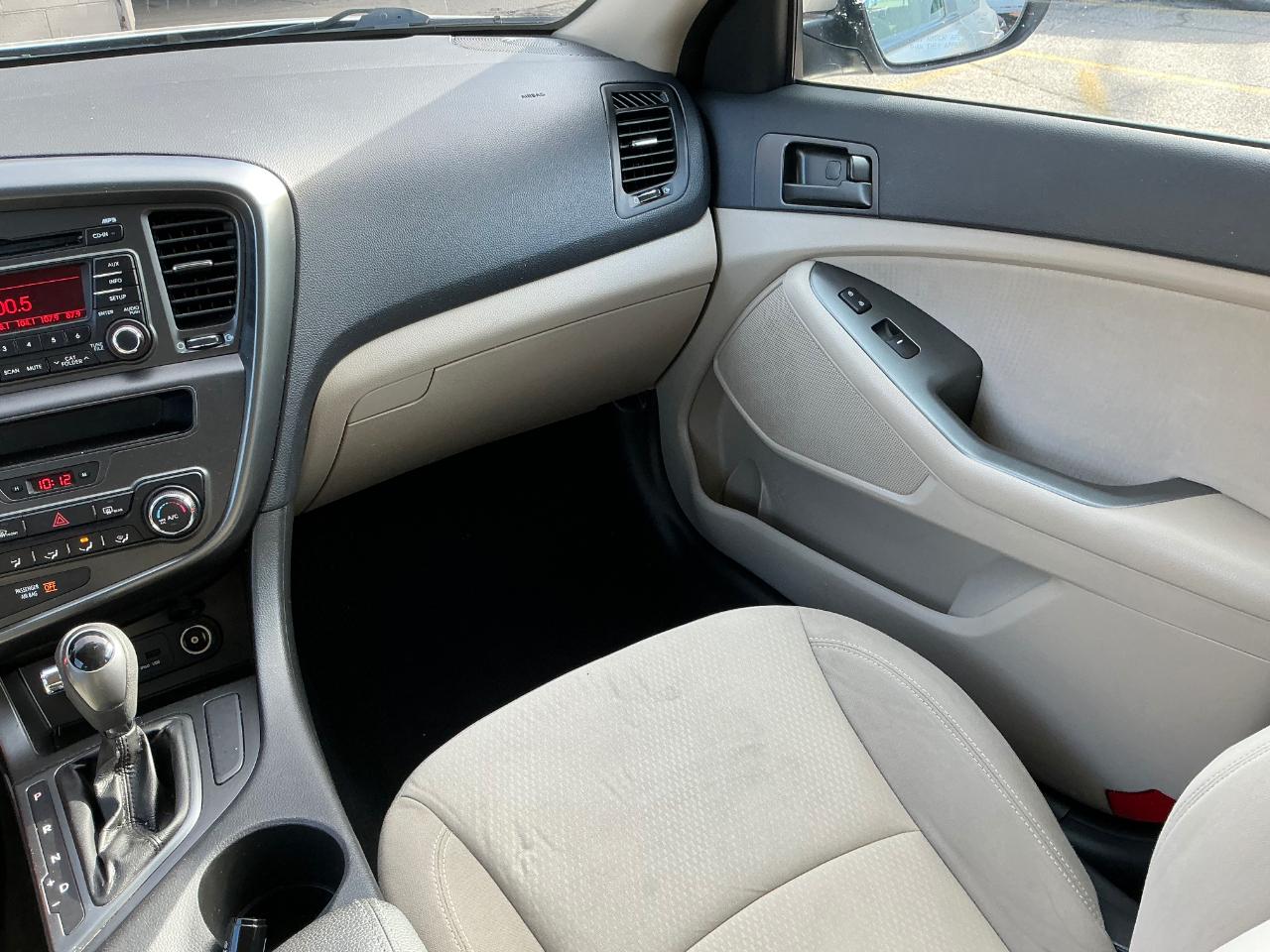 Kia Optima LX MT 2013
