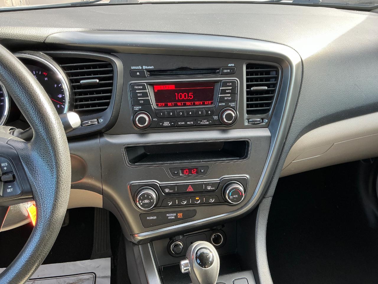 Kia Optima LX MT 2013