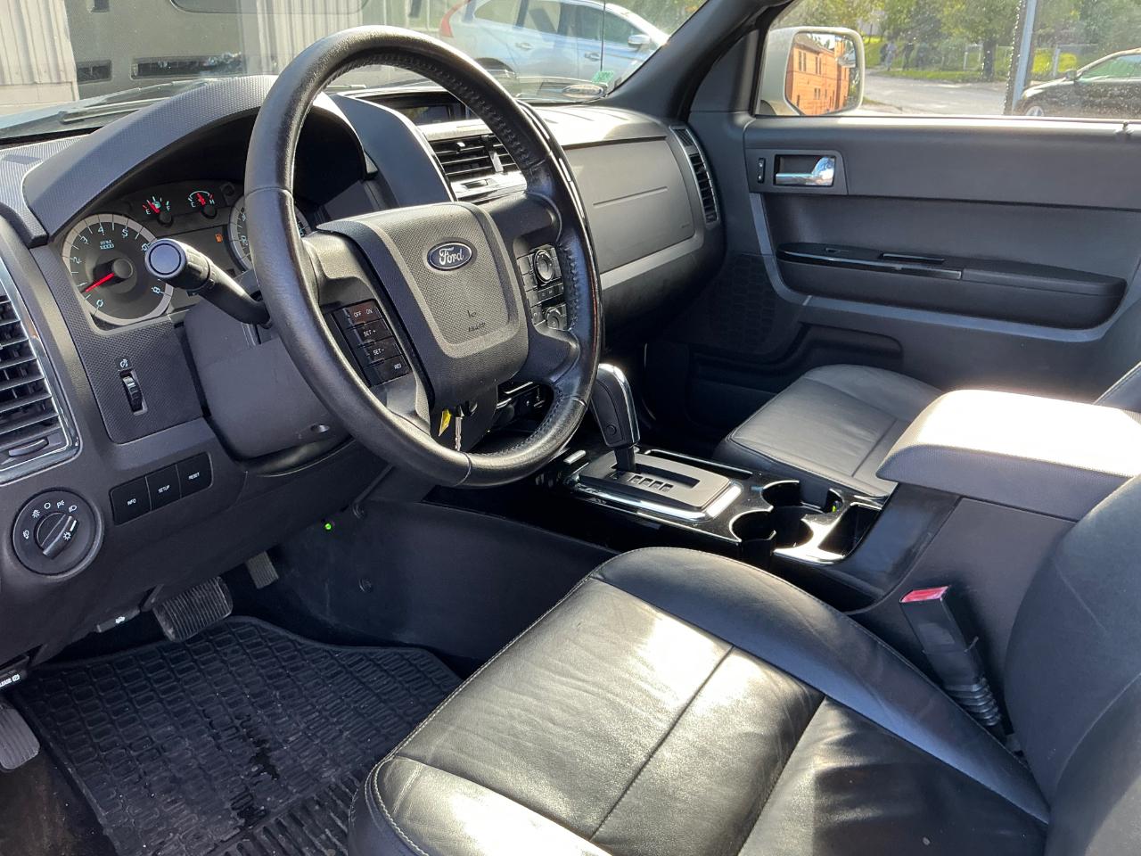 Ford Escape Limited FWD 2010