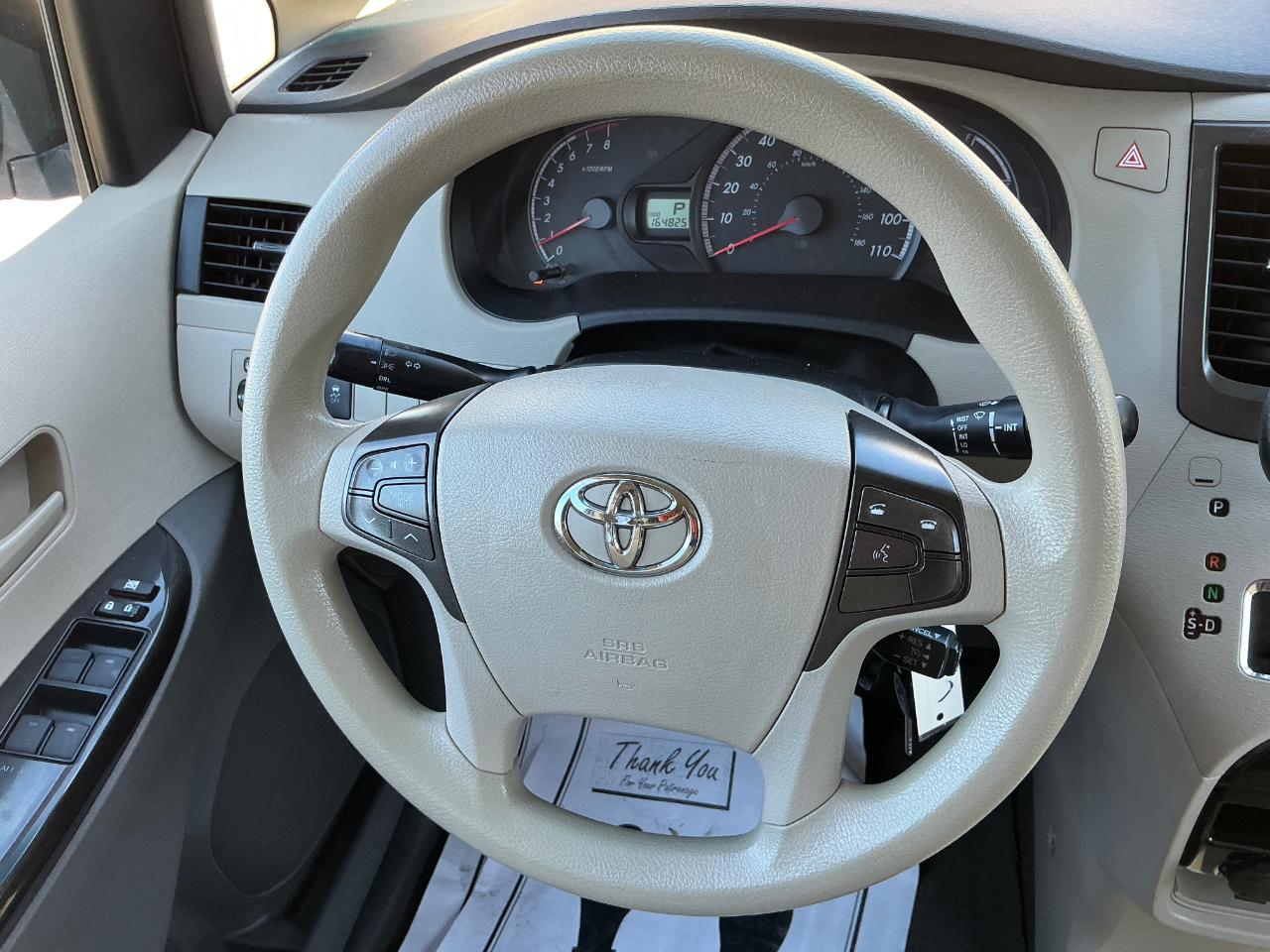 Toyota Sienna LE AWD 7-Passenger V6 2014
