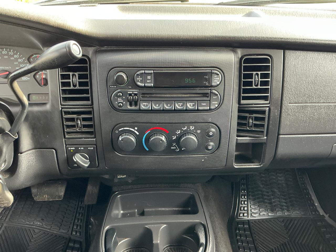 Dodge Dakota SLT Quad Cab 4WD 2002