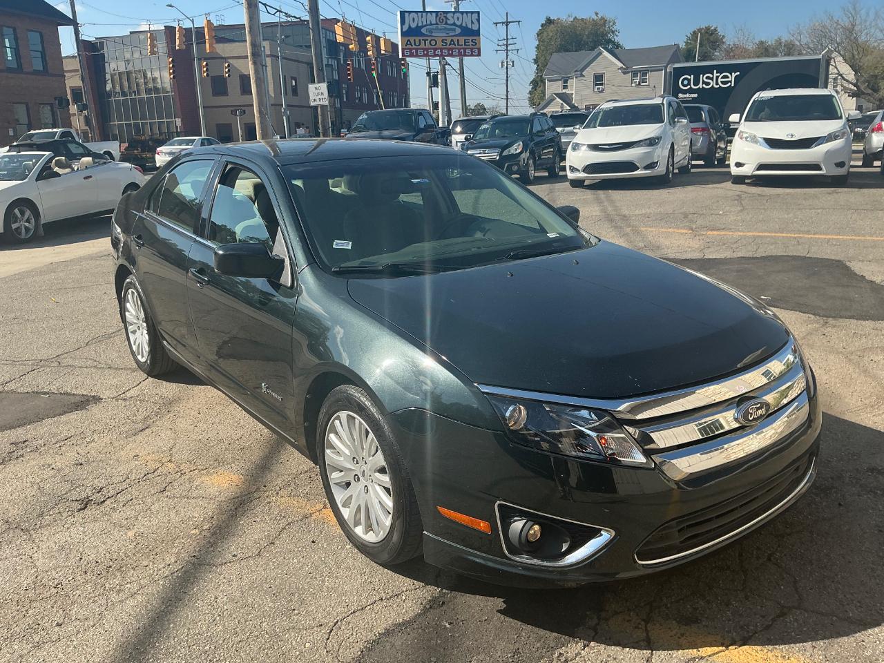 Ford Fusion Hybrid Sedan 2010