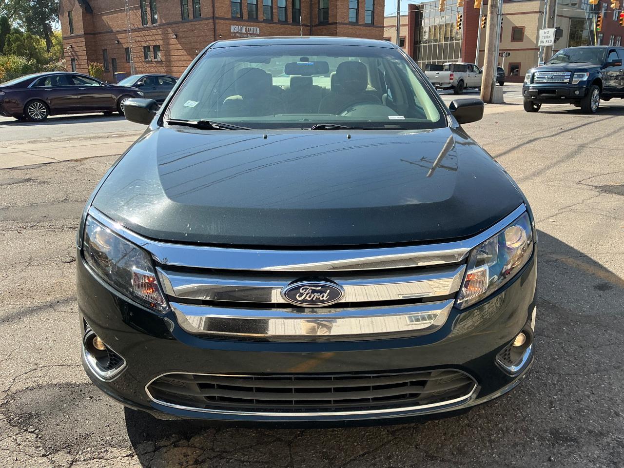 Ford Fusion Hybrid Sedan 2010
