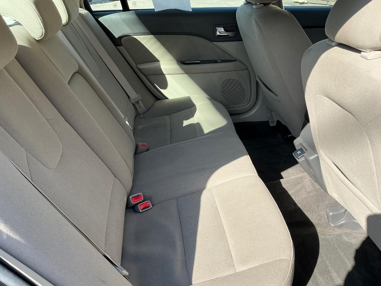 Ford Fusion Hybrid Sedan 2010