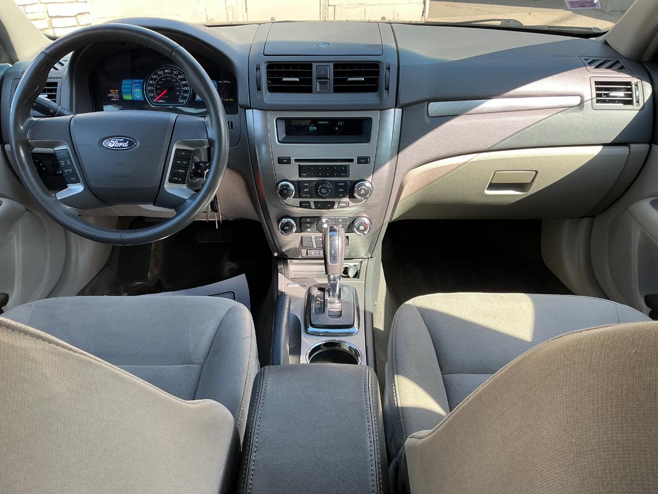 Ford Fusion Hybrid Sedan 2010