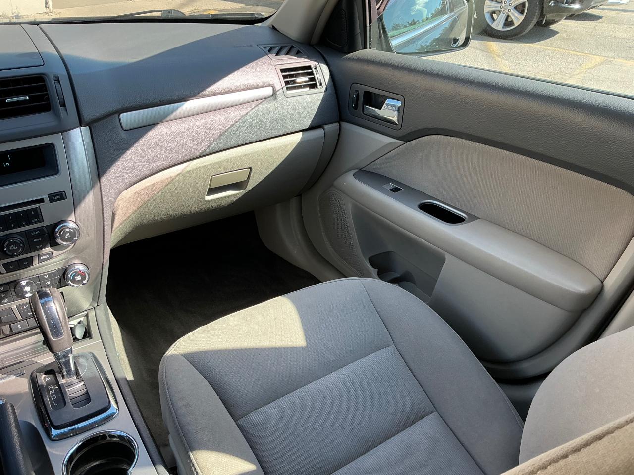 Ford Fusion Hybrid Sedan 2010