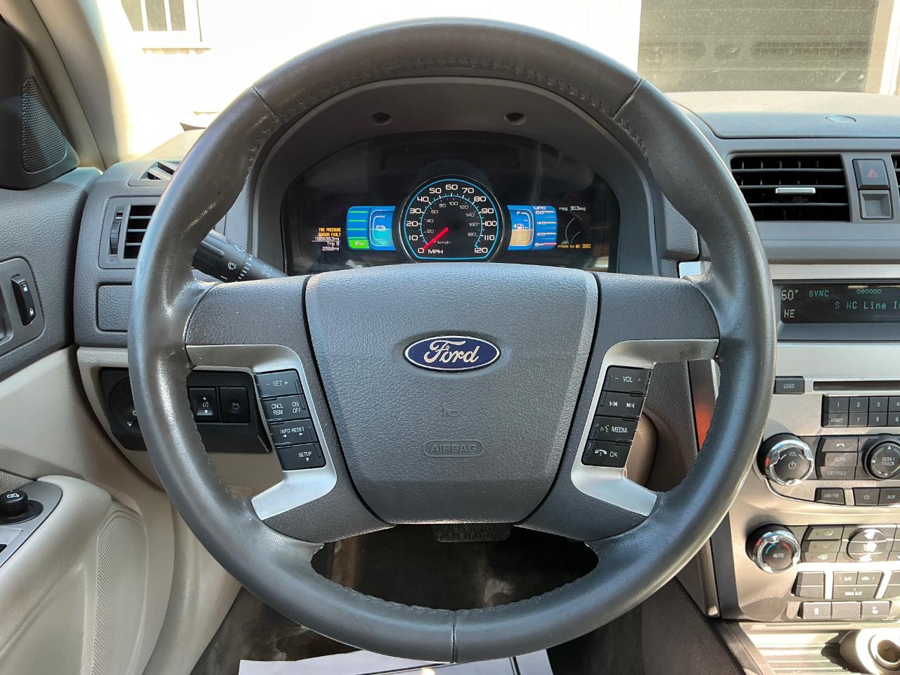 Ford Fusion Hybrid Sedan 2010