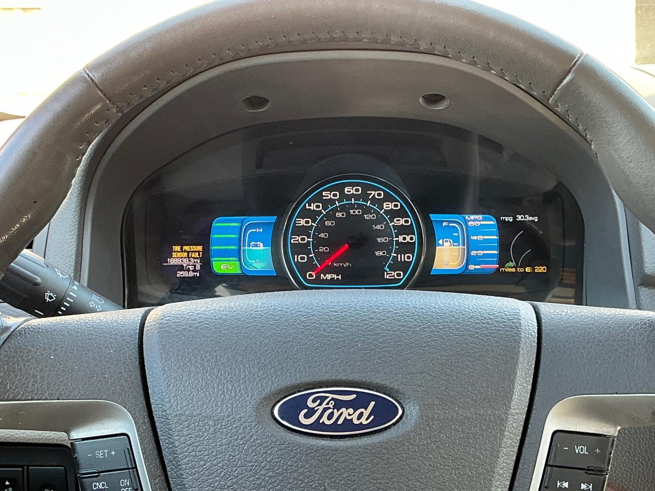 Ford Fusion Hybrid Sedan 2010
