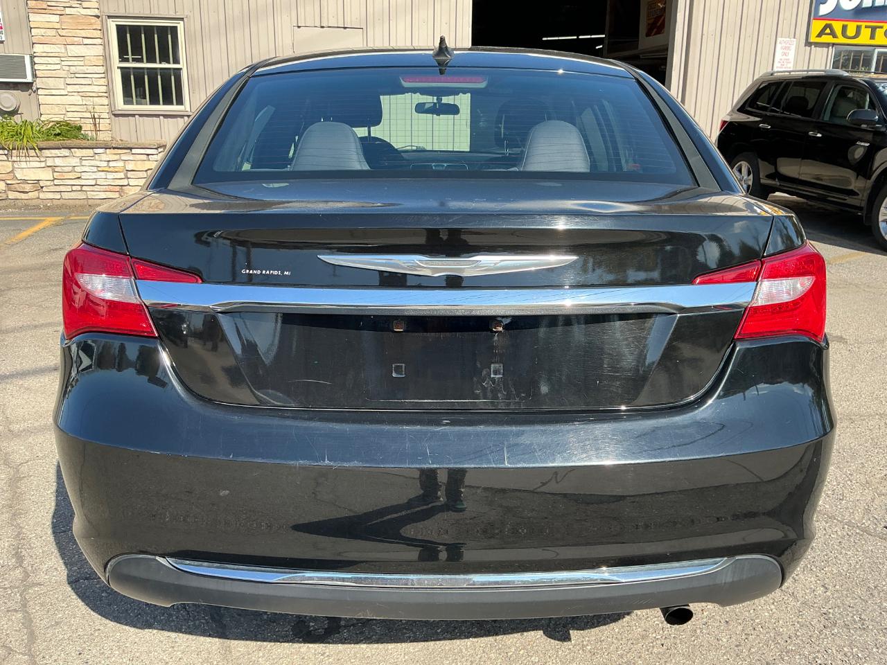 Chrysler 200 Touring 2013