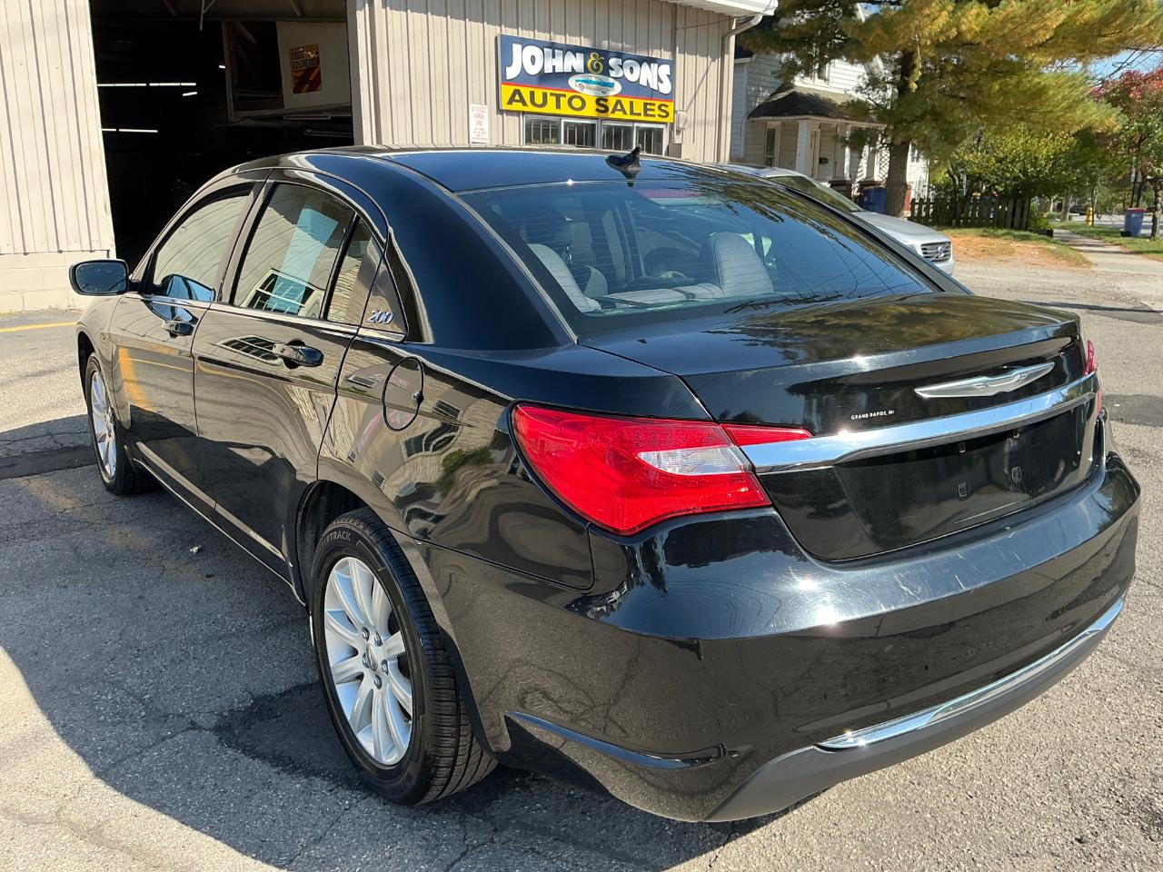 Chrysler 200 Touring 2013