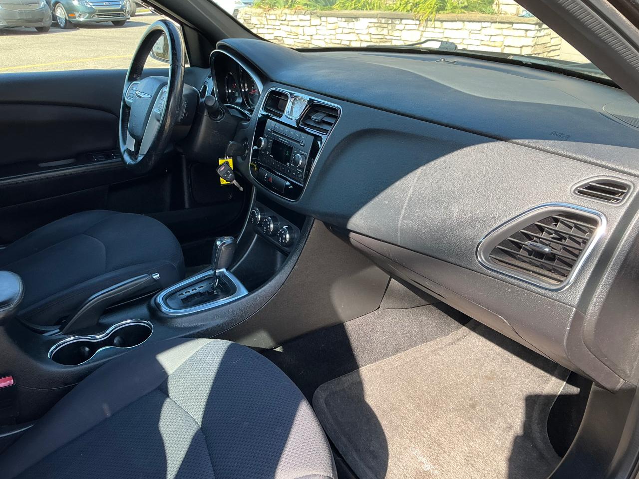 Chrysler 200 Touring 2013