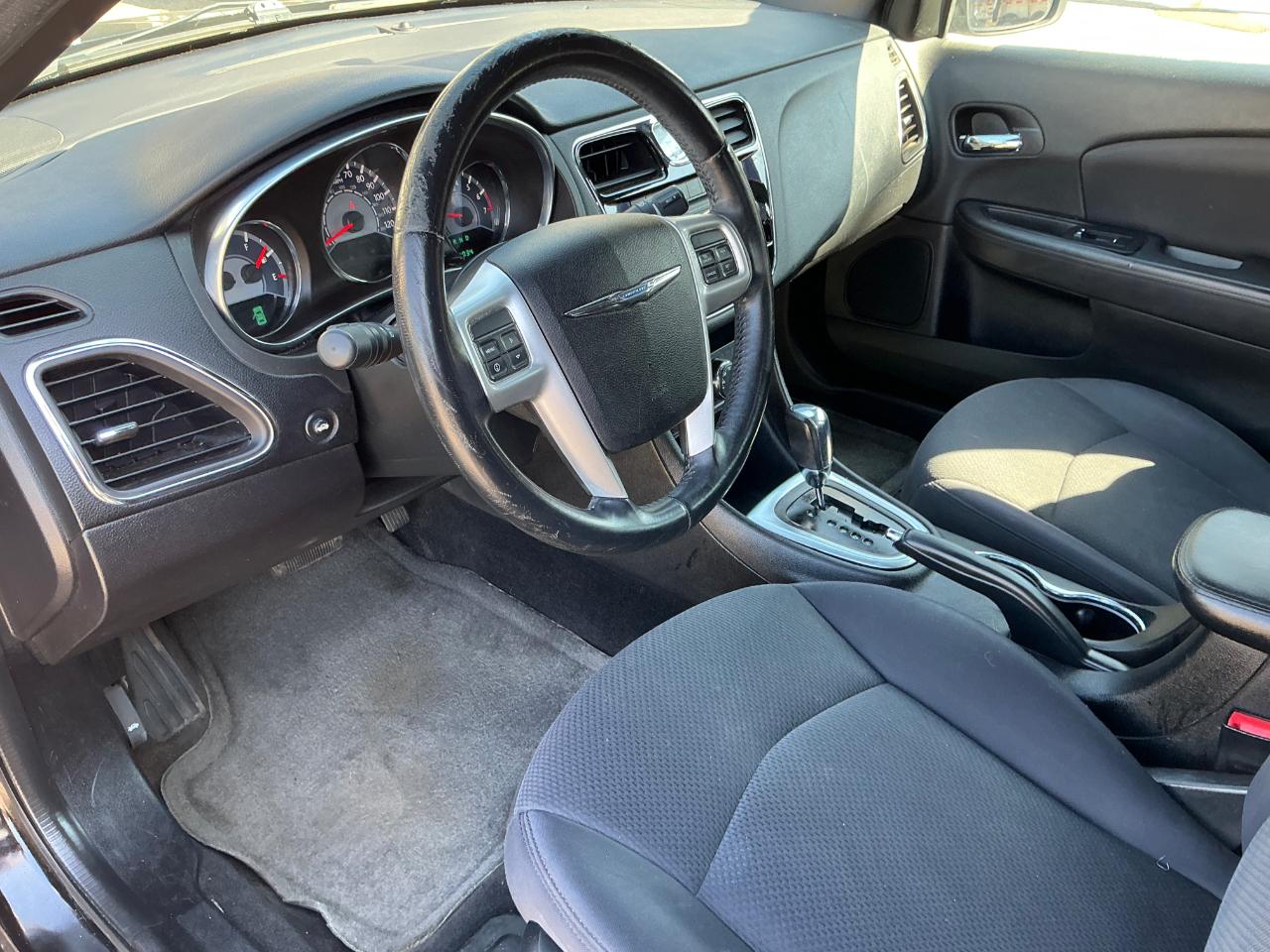 Chrysler 200 Touring 2013