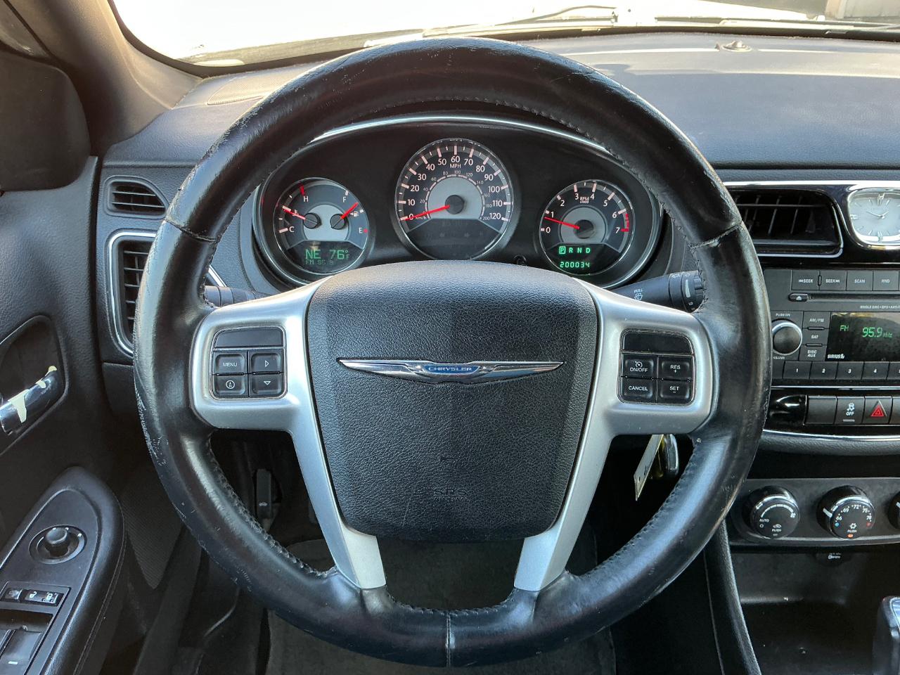 Chrysler 200 Touring 2013