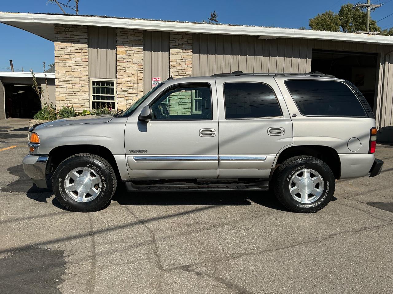 GMC Yukon 4WD 2004