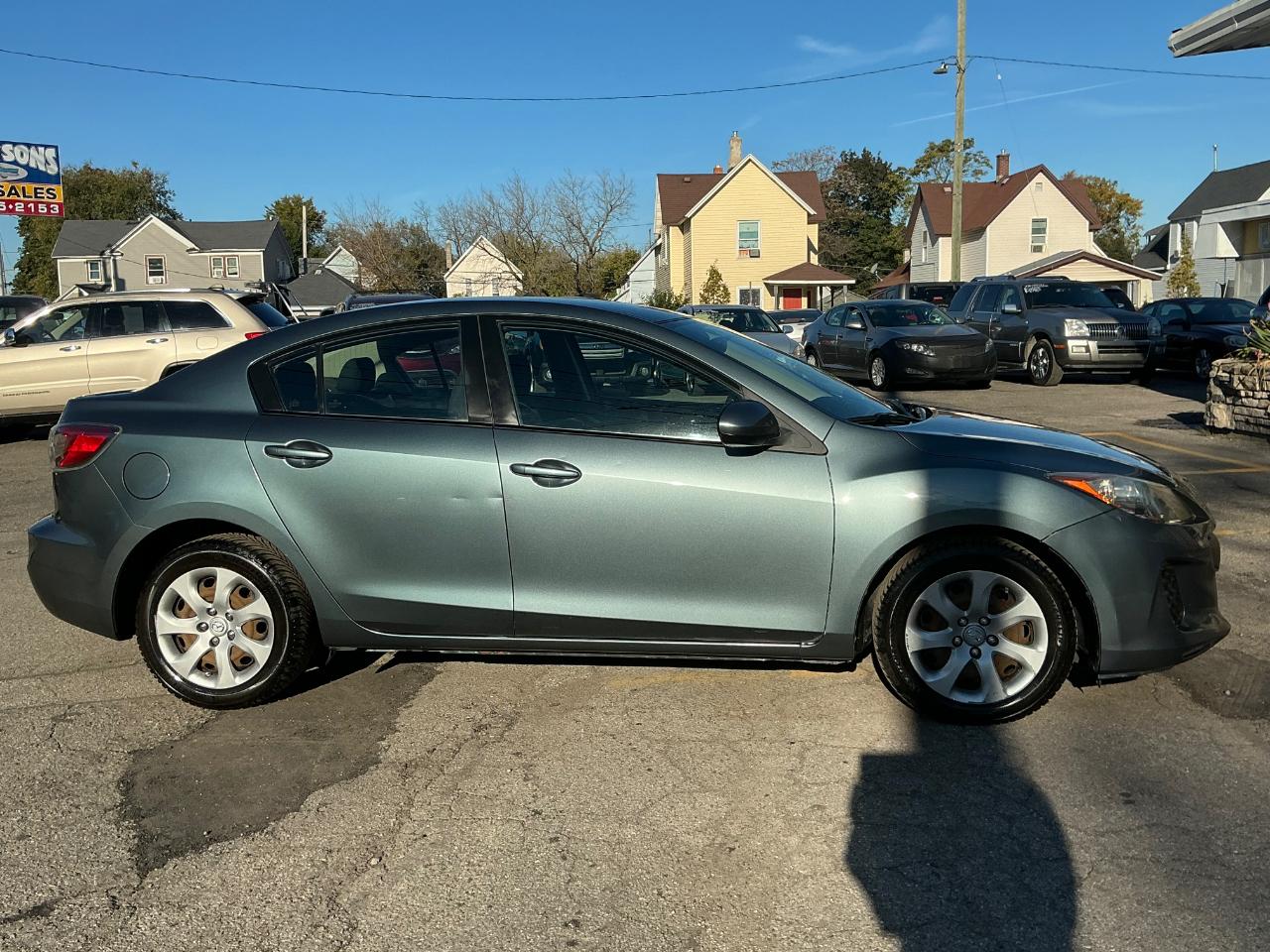 Mazda MAZDA3 i Sport 4-Door 2013