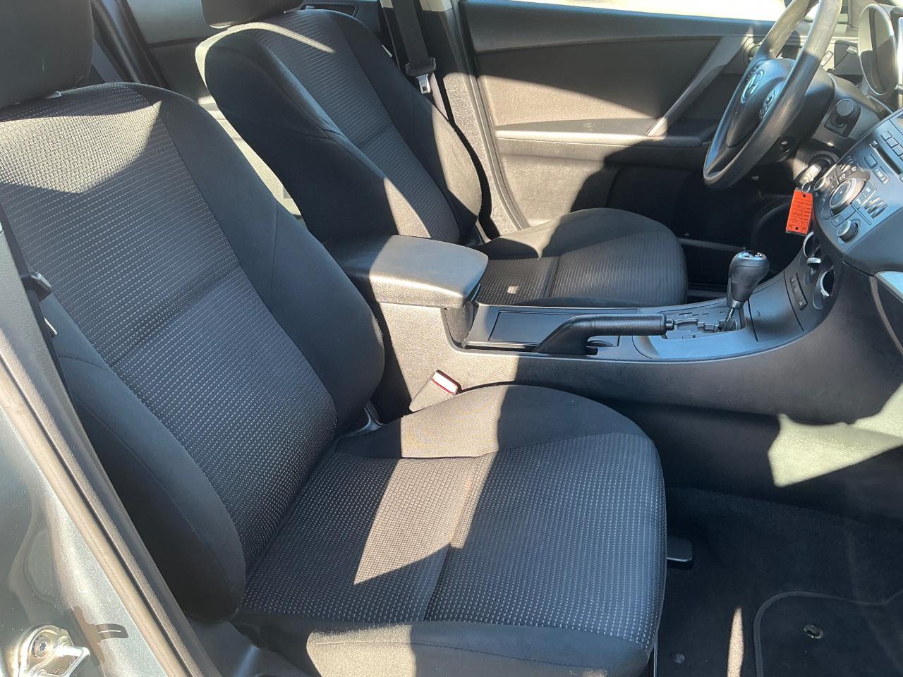 Mazda MAZDA3 i Sport 4-Door 2013