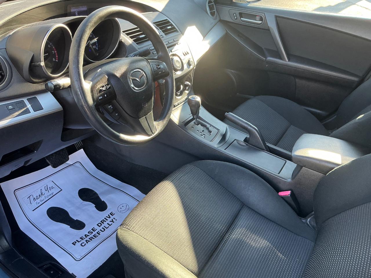 Mazda MAZDA3 i Sport 4-Door 2013