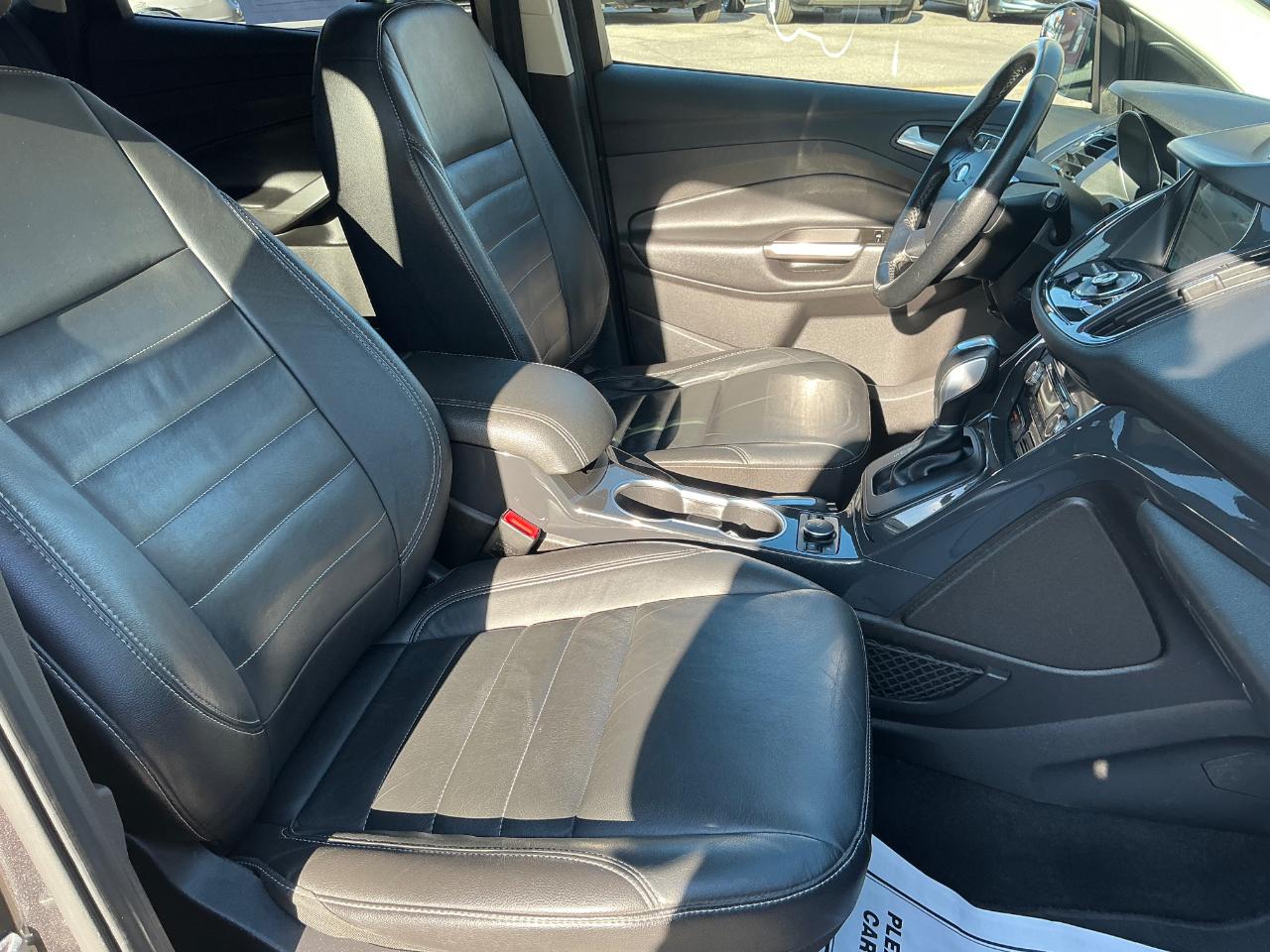 Ford Escape Titanium 4WD 2016