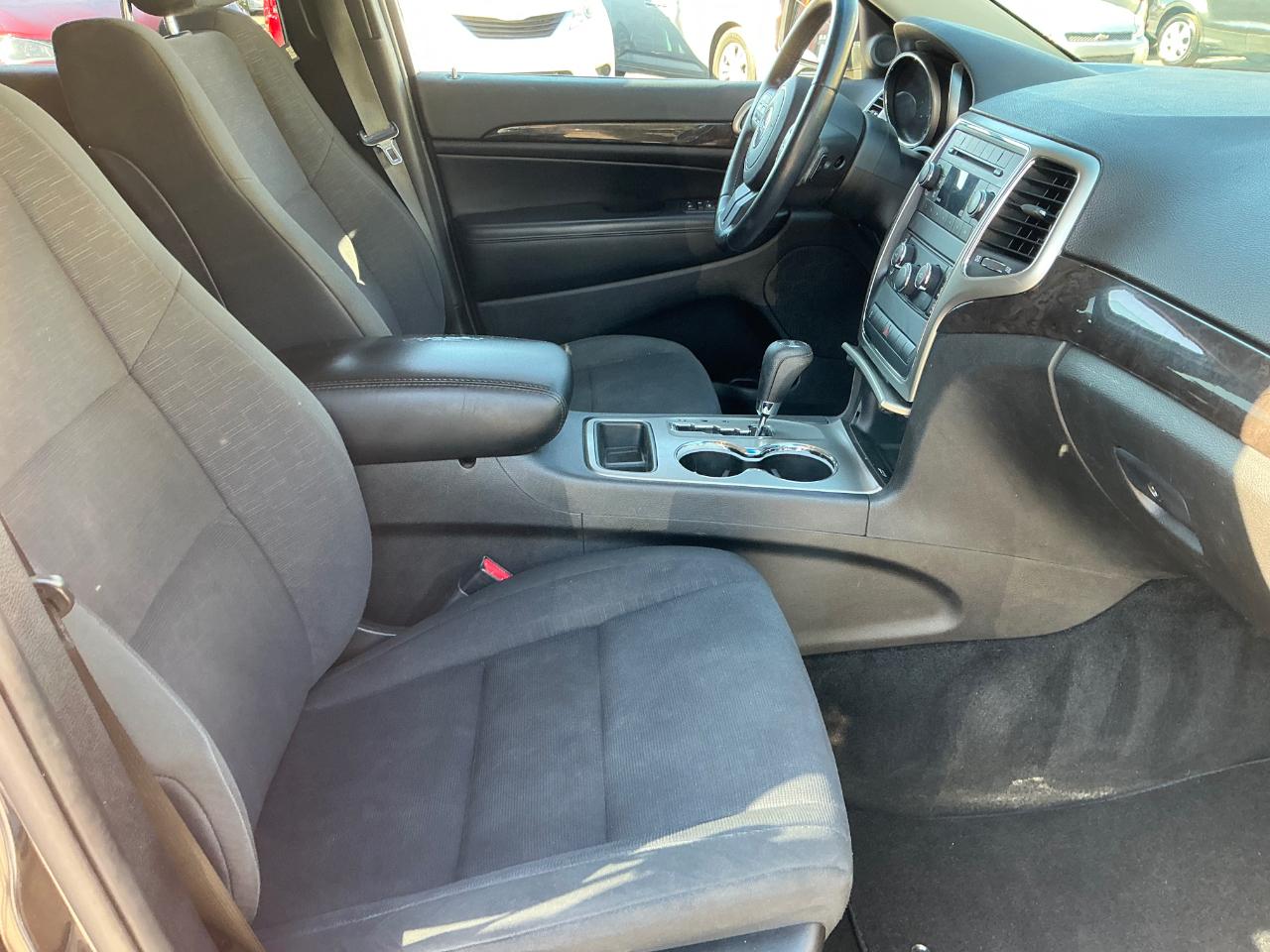 Jeep Grand Cherokee Laredo 4WD 2013