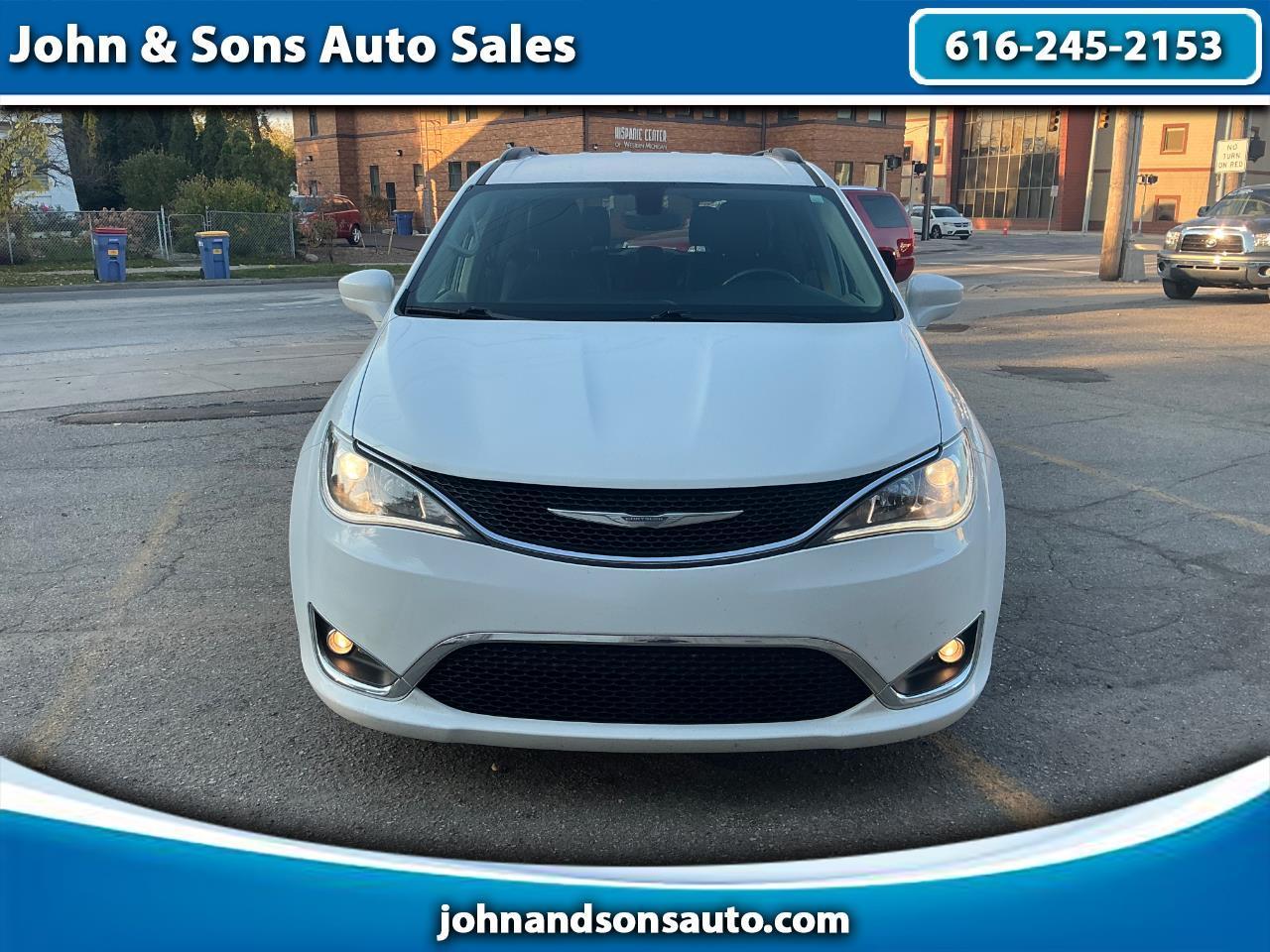 2017 Chrysler Pacifica Touring-L