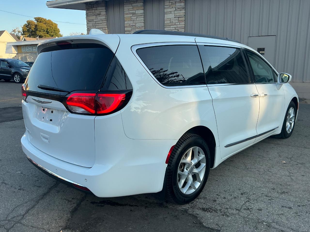Chrysler Pacifica Touring-L 2017