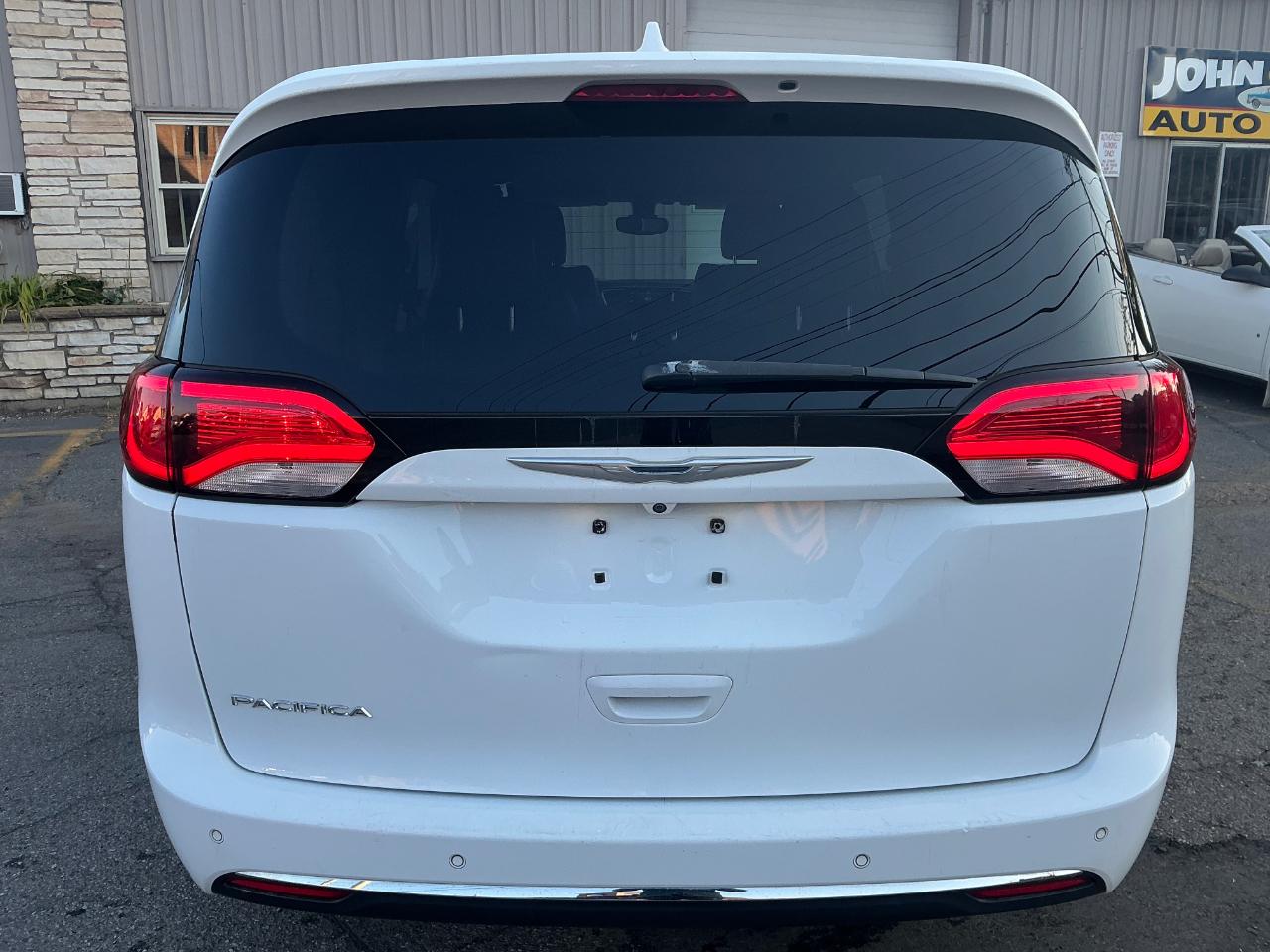 Chrysler Pacifica Touring-L 2017