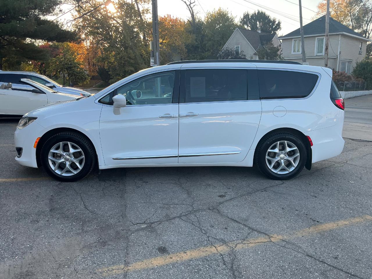 Chrysler Pacifica Touring-L 2017
