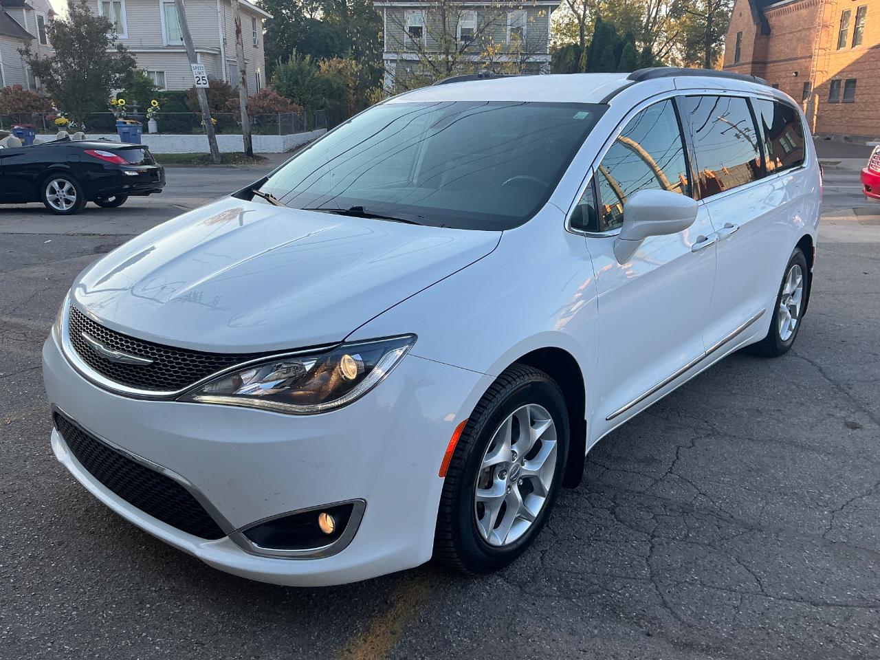 Chrysler Pacifica Touring-L 2017