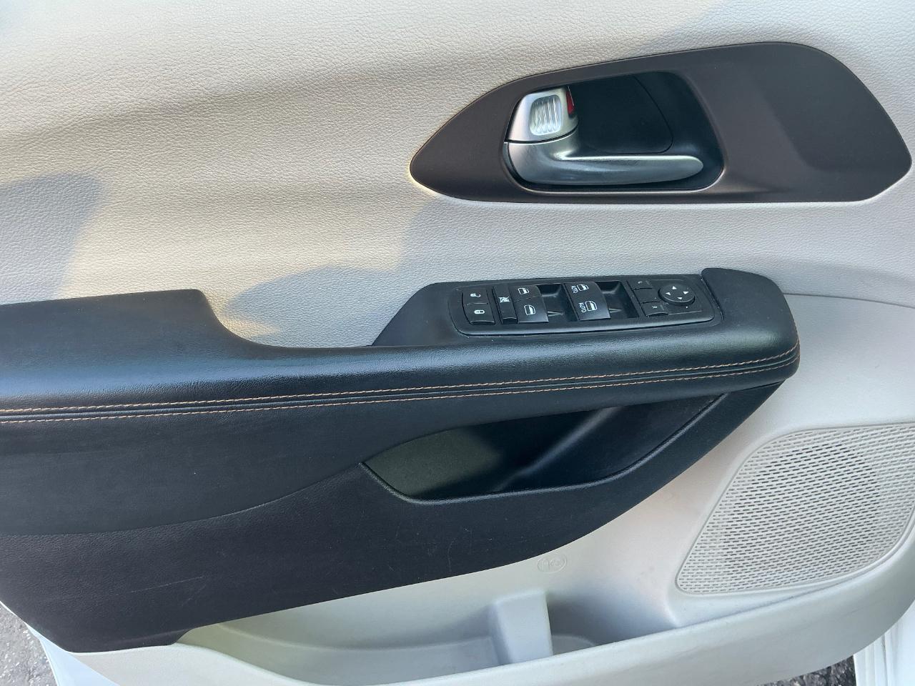 Chrysler Pacifica Touring-L 2017