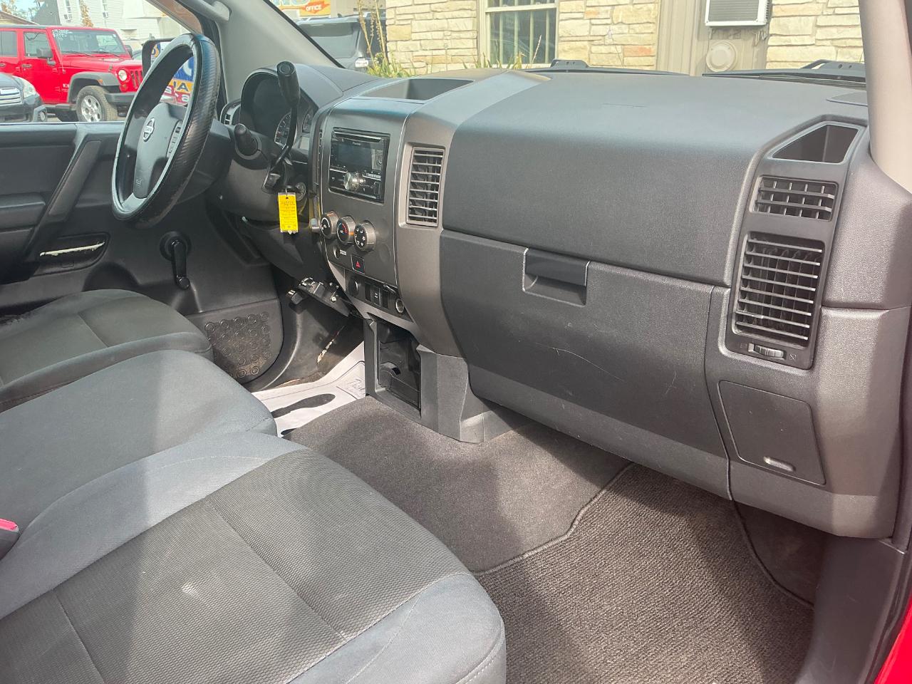 Nissan Titan LE King Cab 4WD SWB 2008