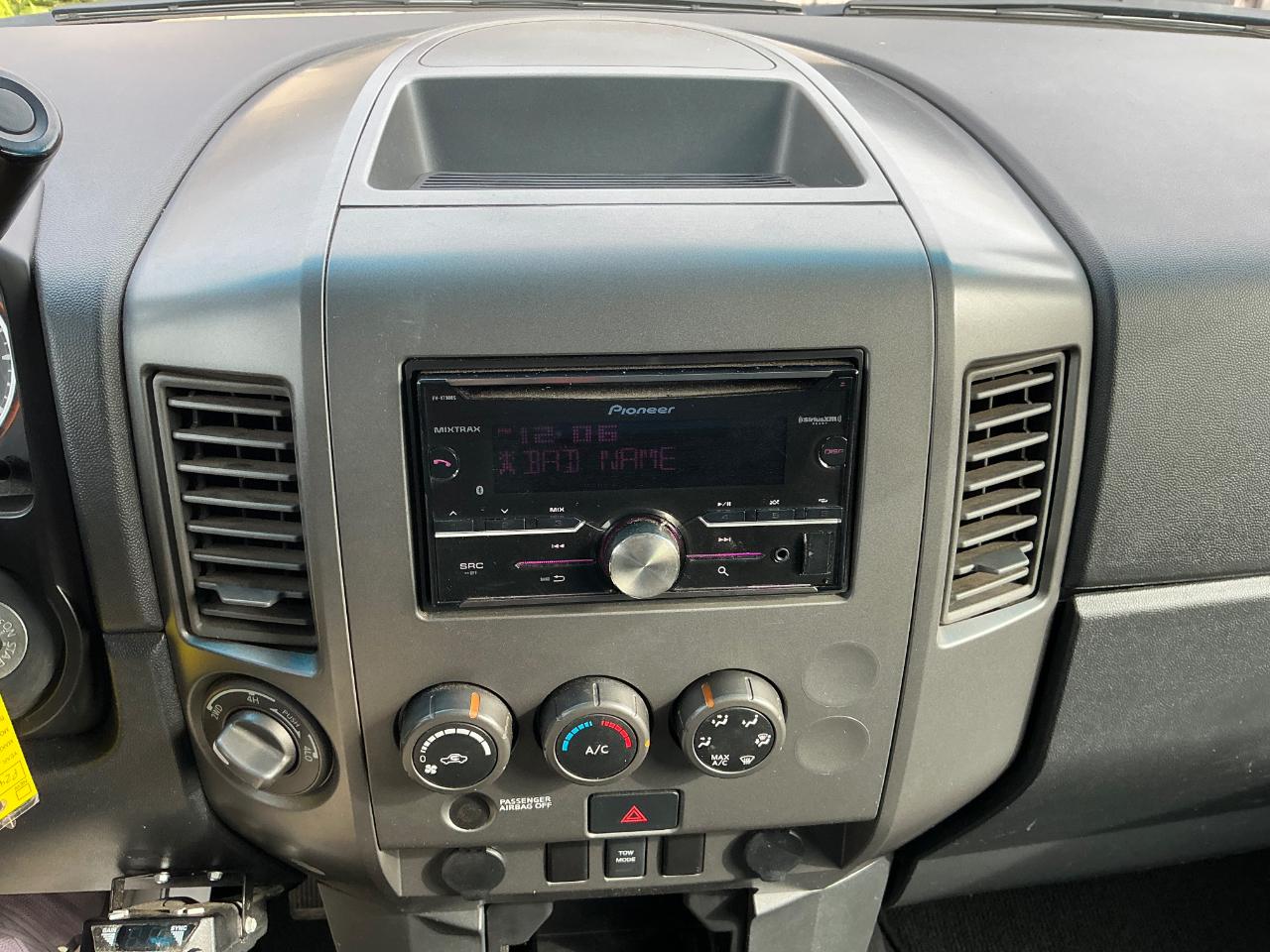 Nissan Titan LE King Cab 4WD SWB 2008