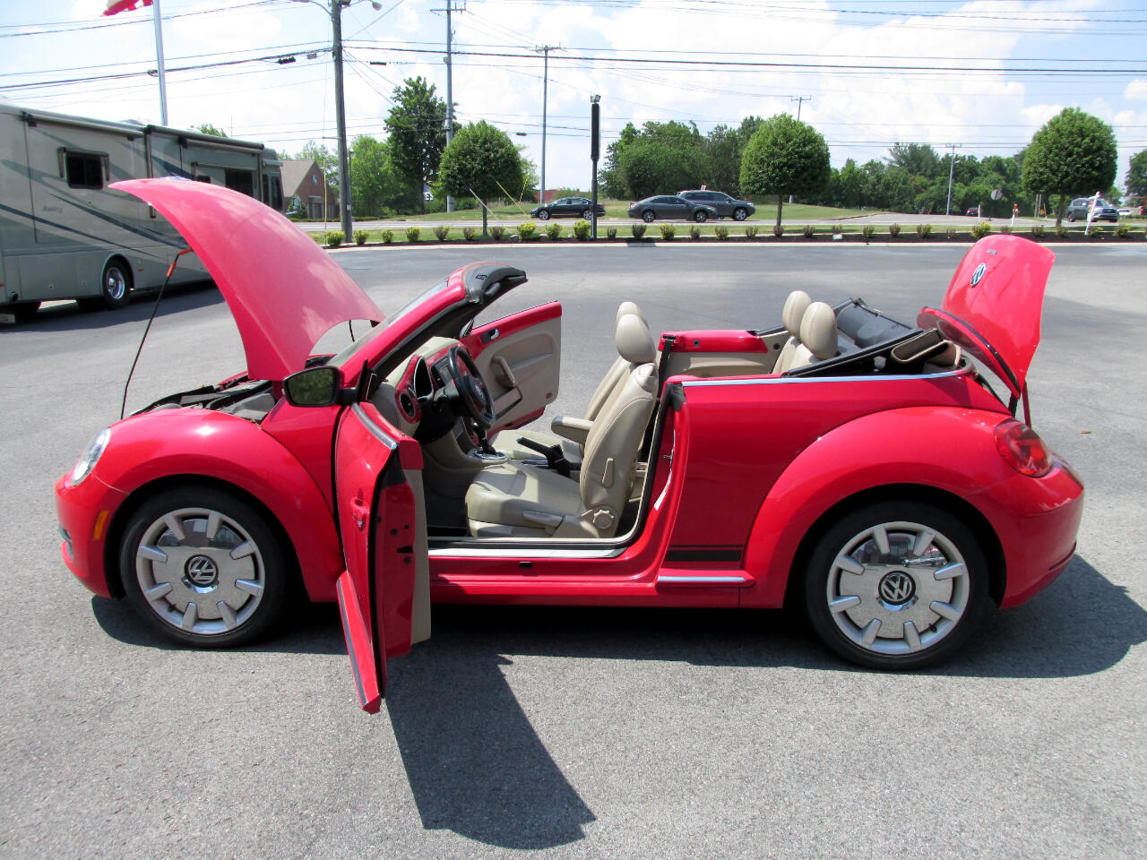 2014 Volkswagen Beetle Convertible 36