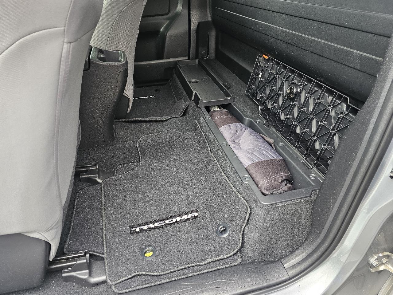 Toyota Tacoma 2WD SR5 Access Cab 6' Bed I4 AT (Natl) 2019