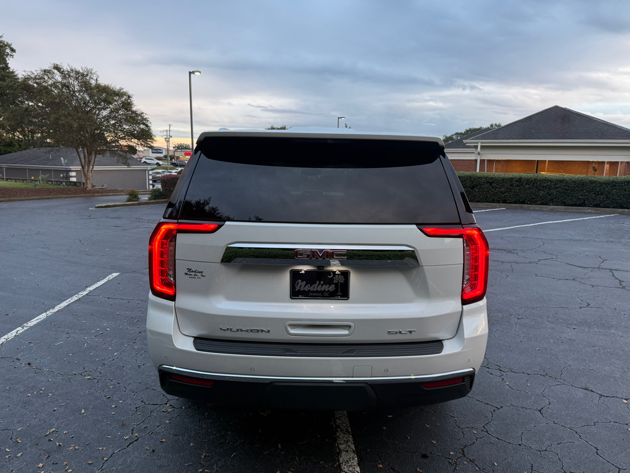 2022 Gmc Yukon SLT photo 4