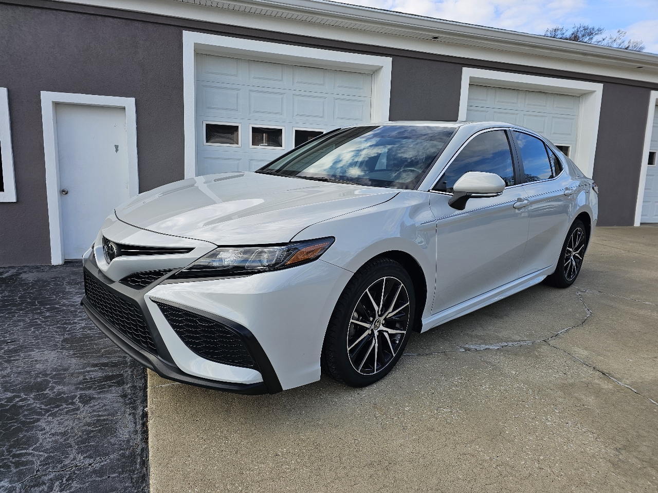 2023 Toyota Camry SE 4D Sedan