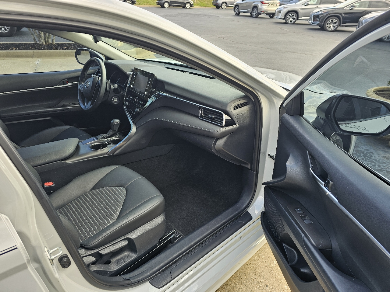 Toyota Camry SE 4D Sedan 2023