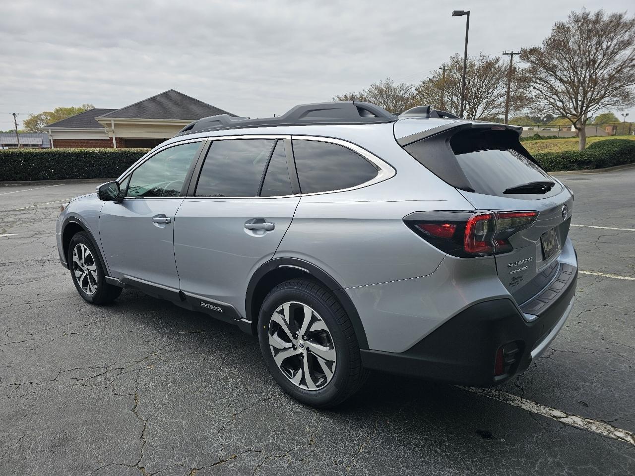 Subaru Outback Limited CVT 2022