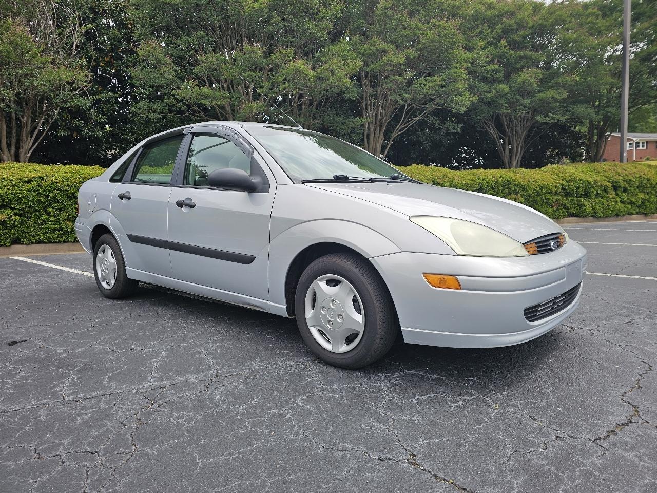 2002 Ford Focus 4dr Sdn LX Base