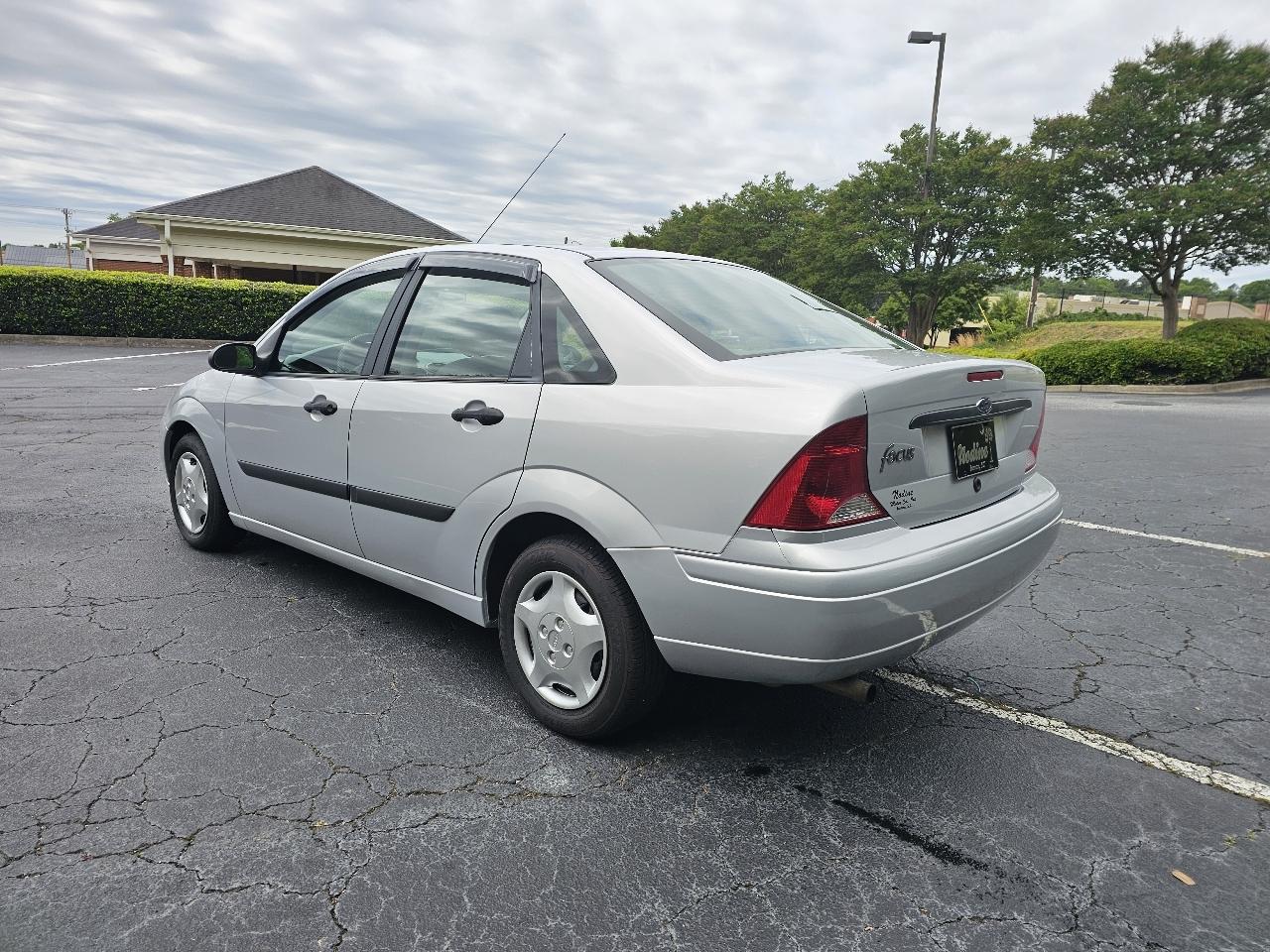 Ford Focus 4dr Sdn LX Base 2002