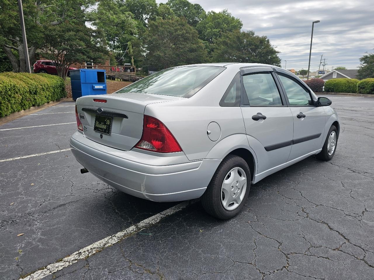 Ford Focus 4dr Sdn LX Base 2002
