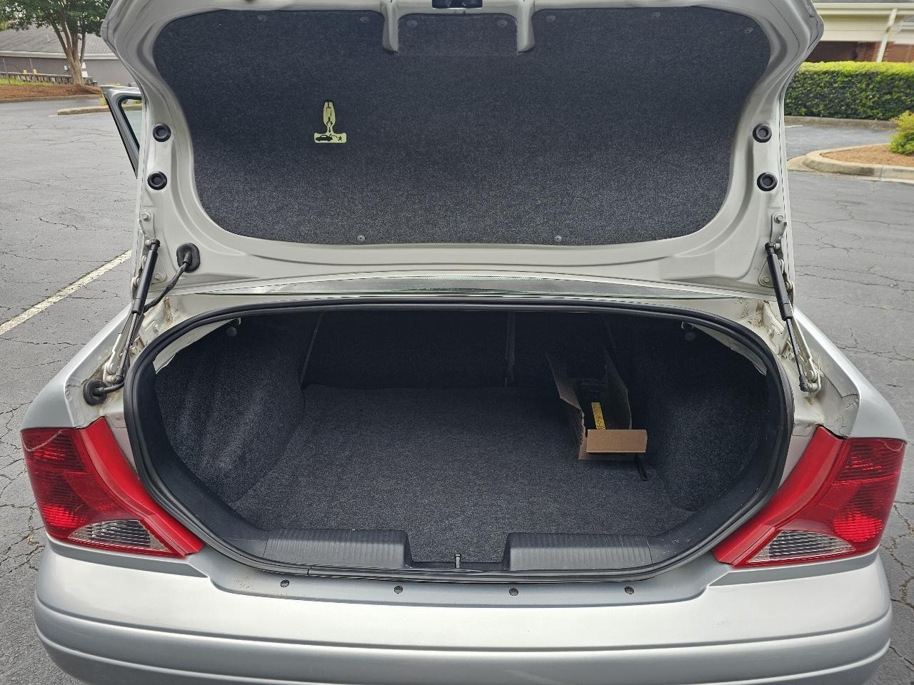 Ford Focus 4dr Sdn LX Base 2002