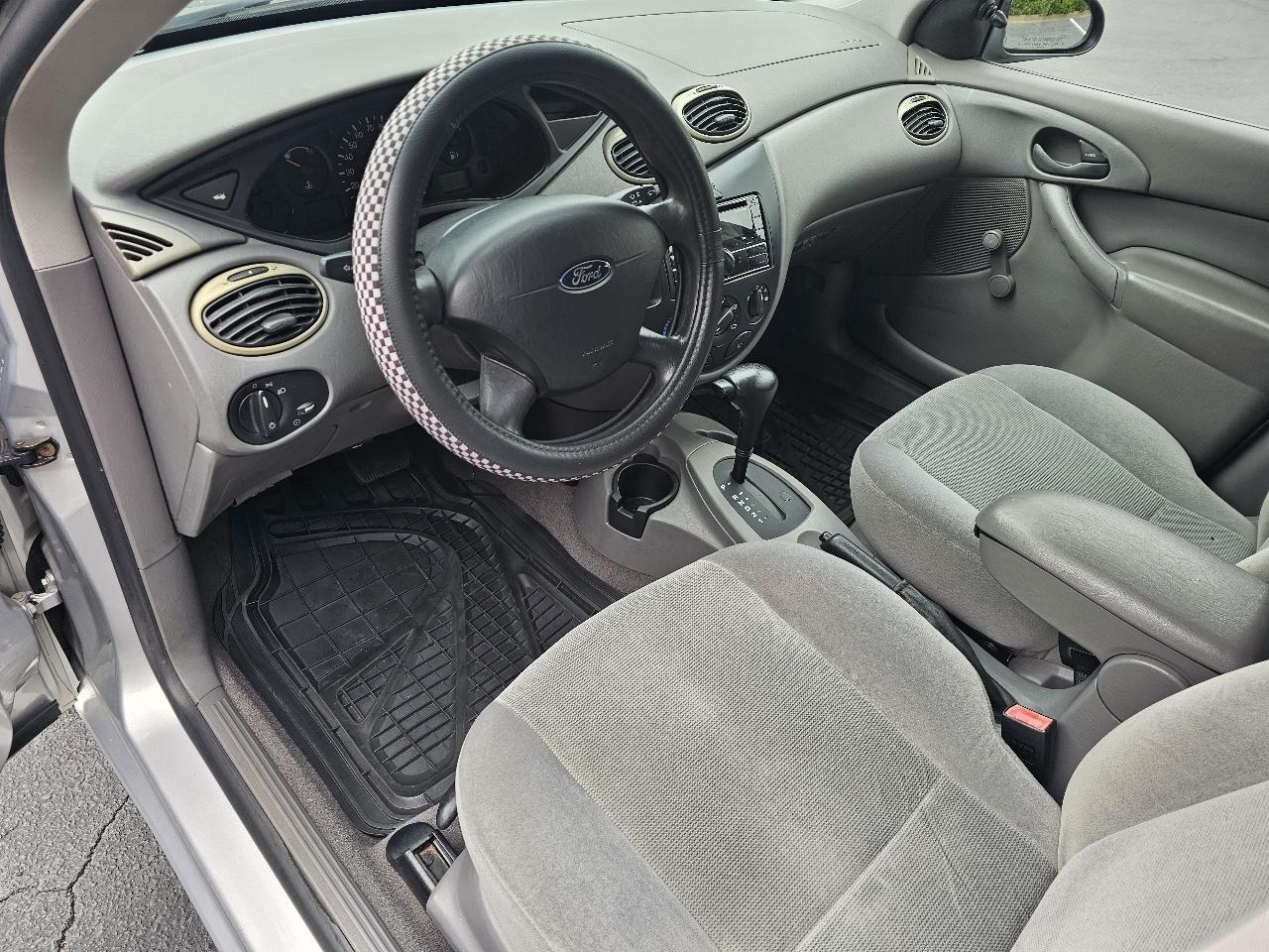 Ford Focus 4dr Sdn LX Base 2002