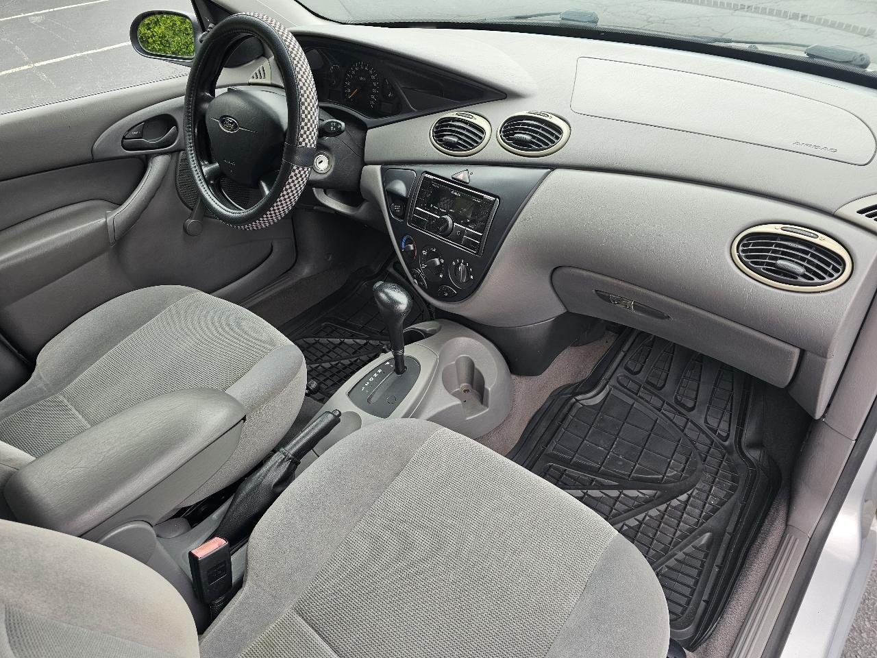 Ford Focus 4dr Sdn LX Base 2002