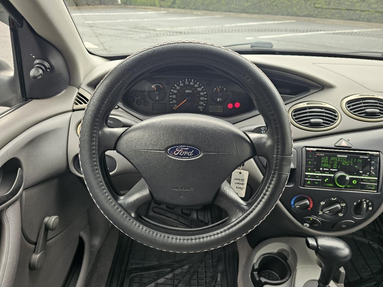 Ford Focus 4dr Sdn LX Base 2002