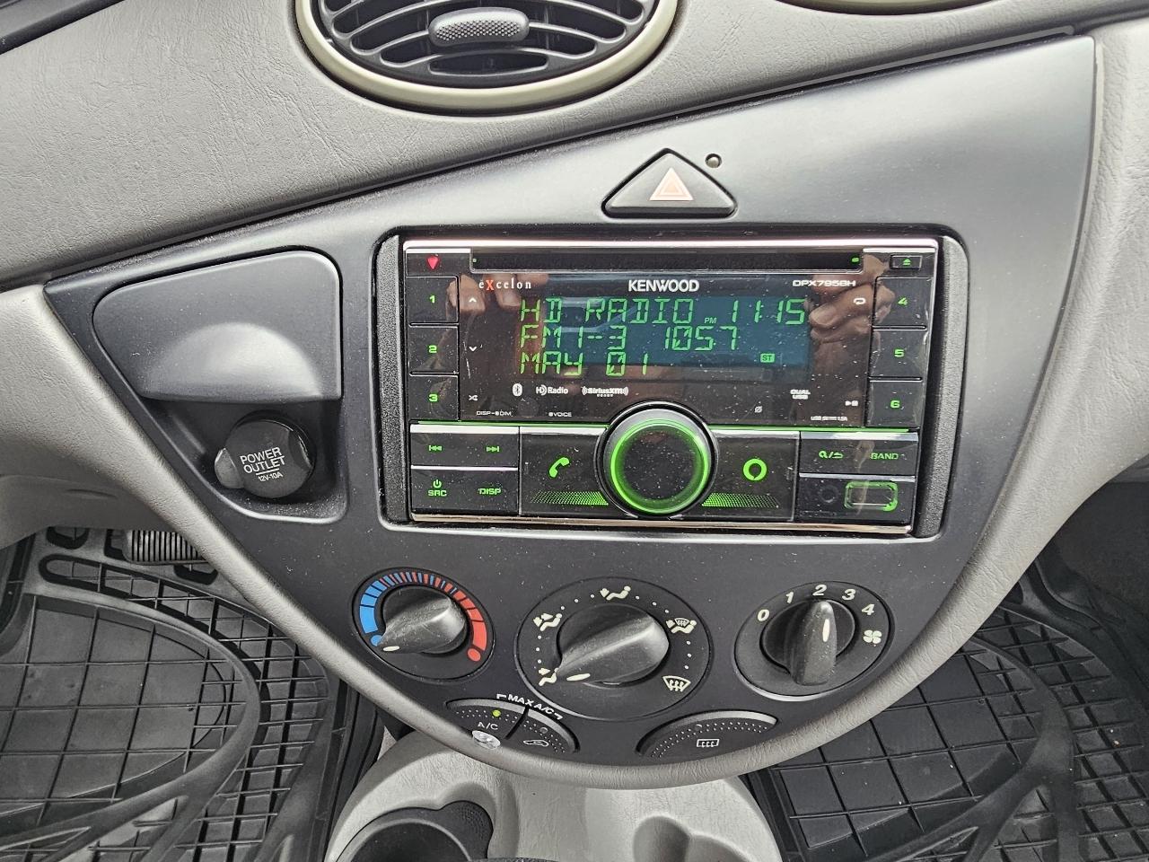 Ford Focus 4dr Sdn LX Base 2002