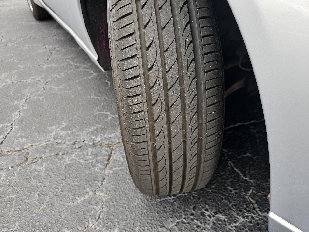 Ford Focus 4dr Sdn LX Base 2002