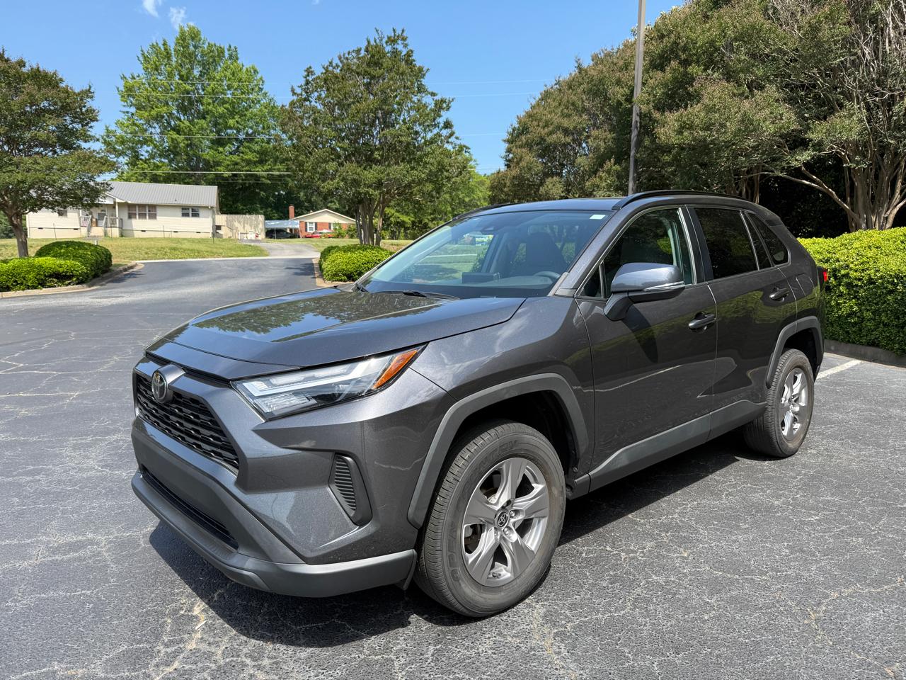 Toyota RAV4 XLE FWD (Natl) 2023
