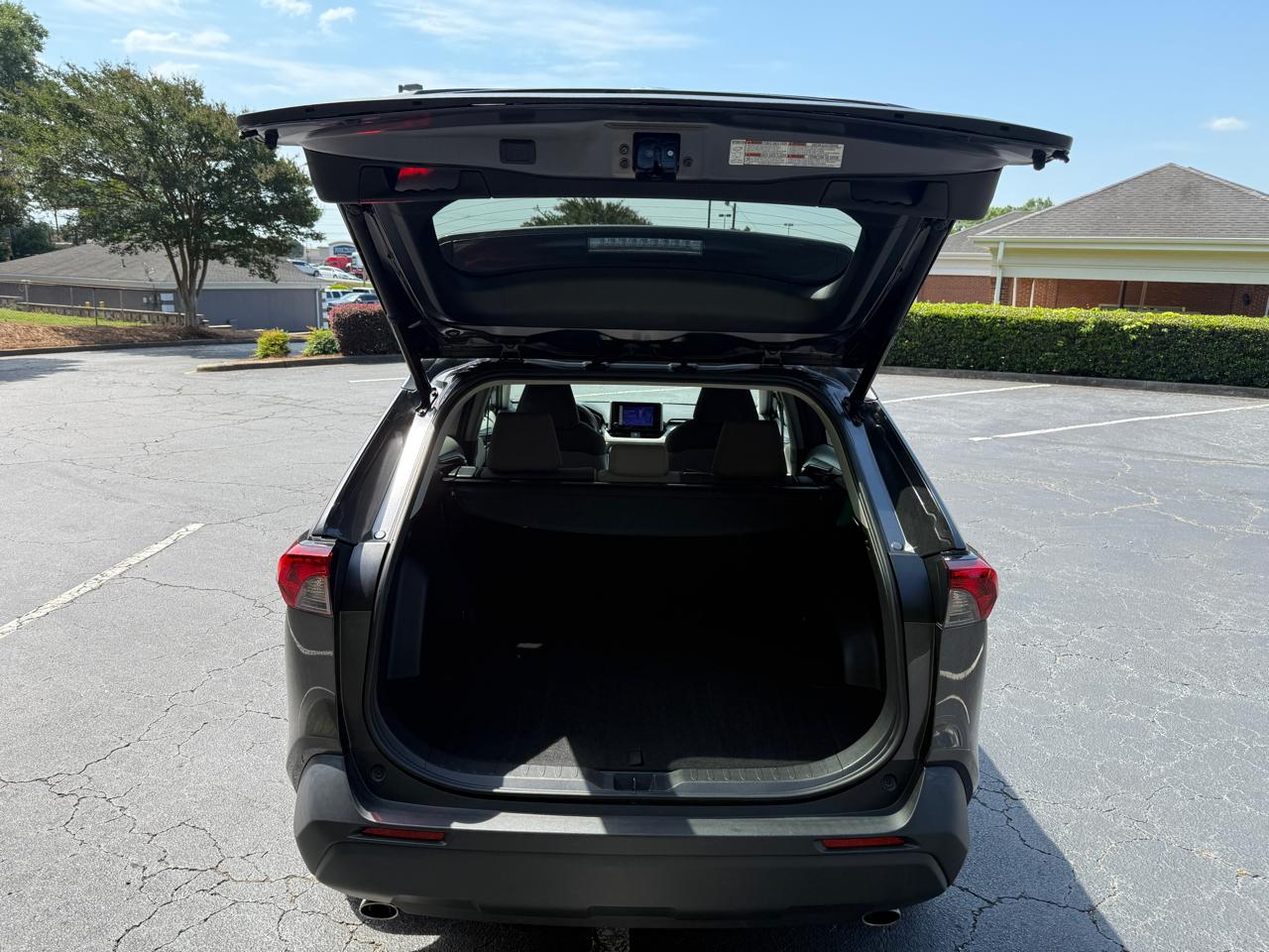 Toyota RAV4 XLE FWD (Natl) 2023