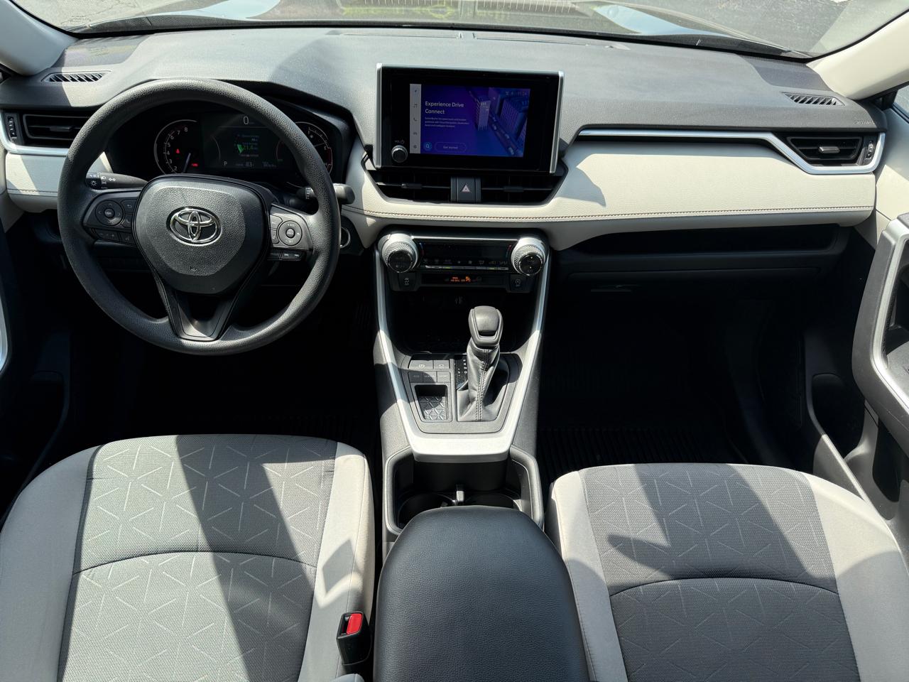 Toyota RAV4 XLE FWD (Natl) 2023