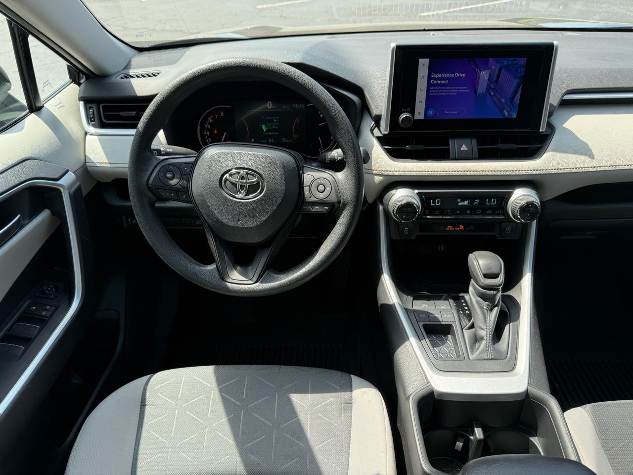 Toyota RAV4 XLE FWD (Natl) 2023